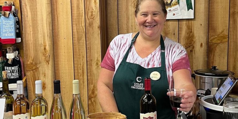 Carter-Mountain-Orchard-market-wine-tasting
